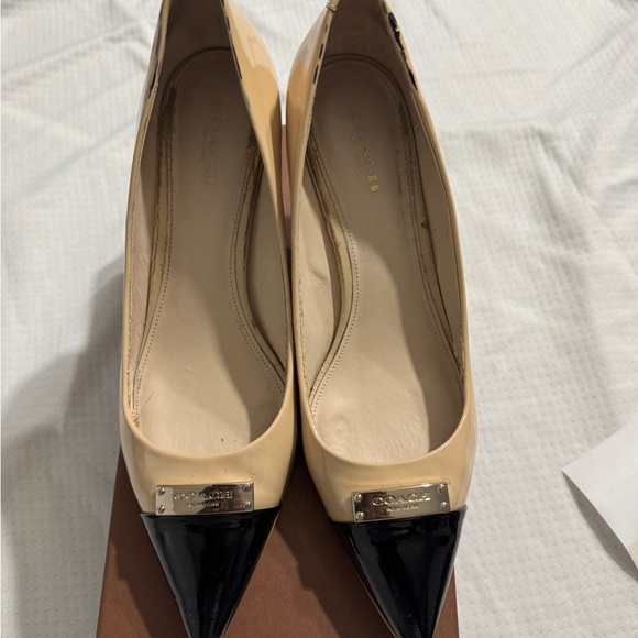 PreOwned Woman’s Coach Zan - Picture 3 of 6